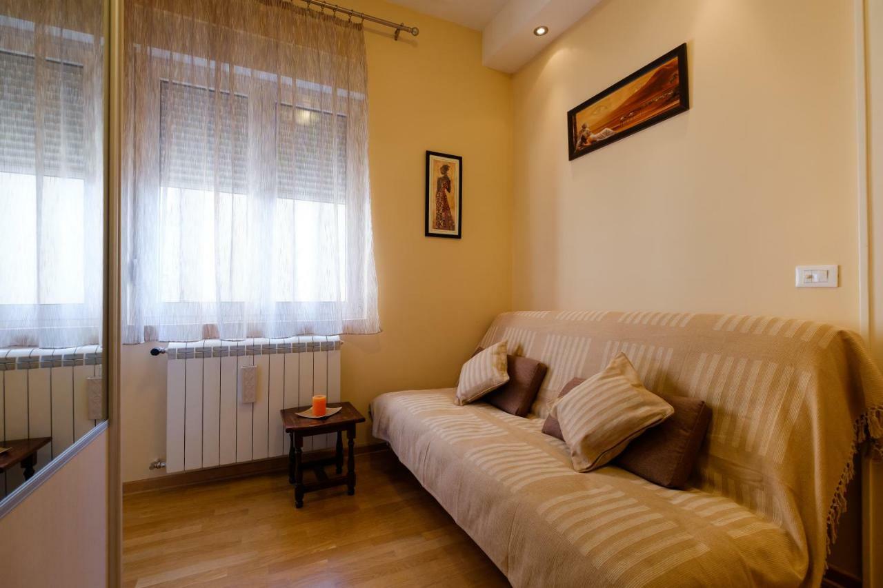 Jolie Apartment Белград Екстериор снимка