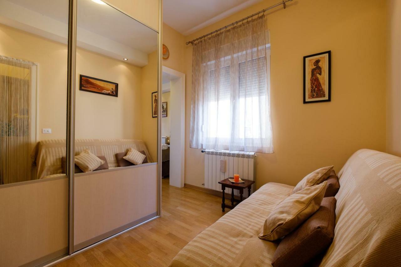 Jolie Apartment Белград Екстериор снимка