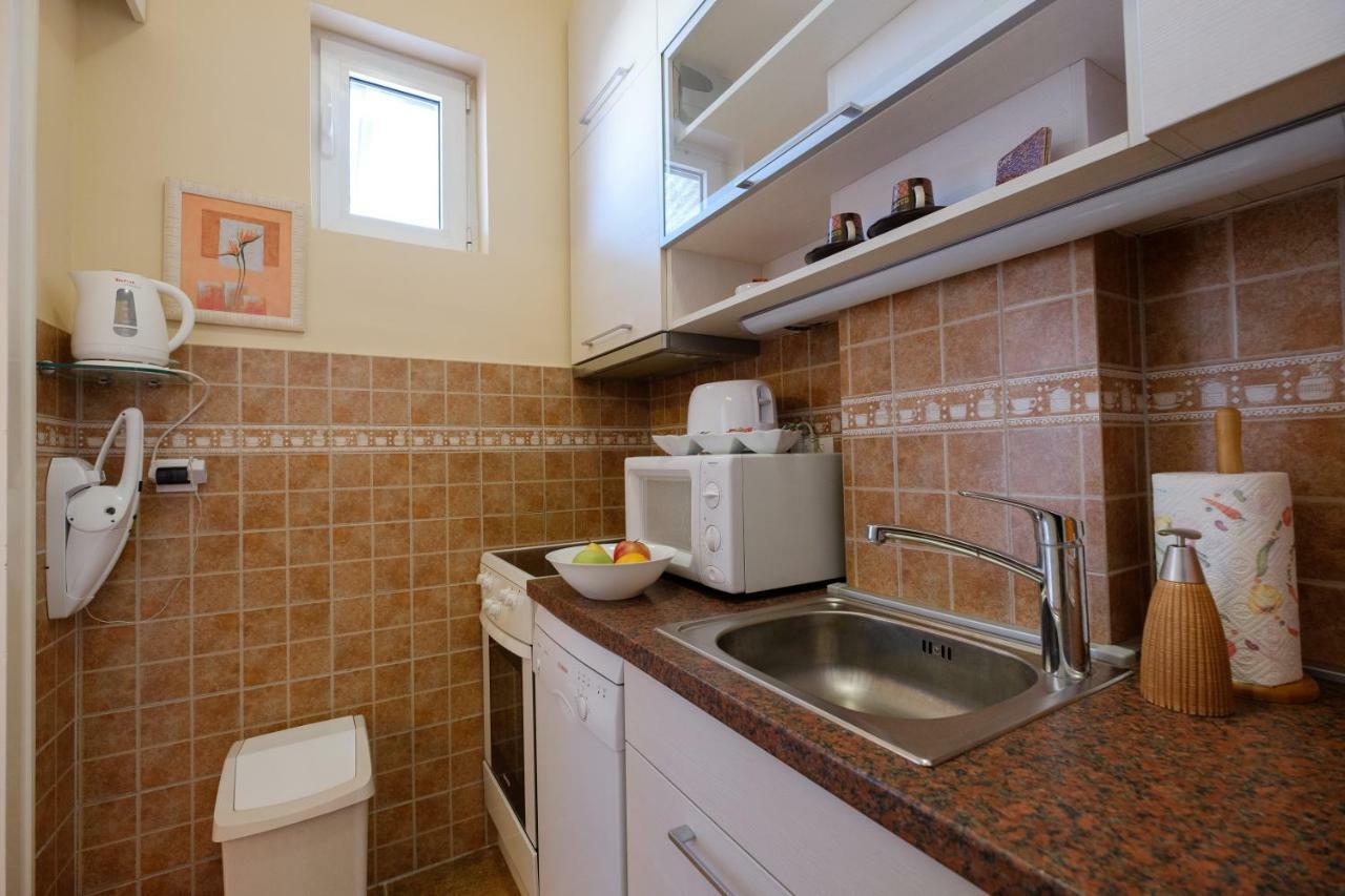 Jolie Apartment Белград Екстериор снимка