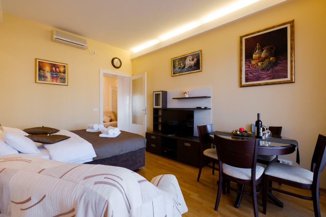 Jolie Apartment Белград Екстериор снимка